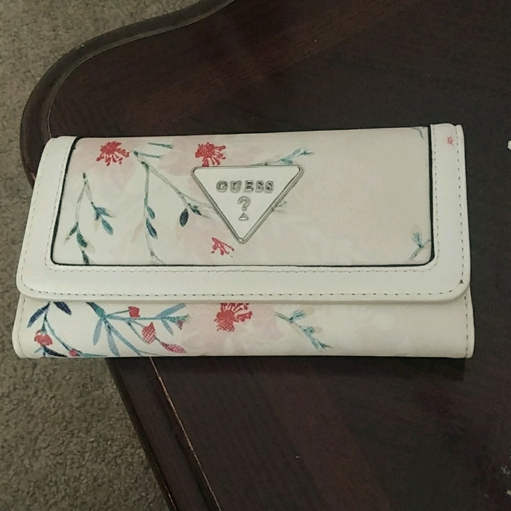 Guess Wallet